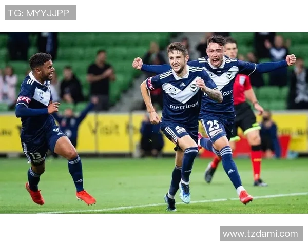 足球落杆的瞬间美学与技术解析如何提升比赛观赏性与球员表现 足球落杆的瞬间美学与技术解析如何提升比赛观赏性与球员表现